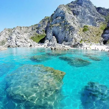 Appartamento Morgana, Nel Centro Di Con Vista Mare!