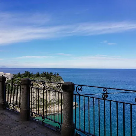 Appartamento Morgana, Nel Centro Di Con Vista Mare! *