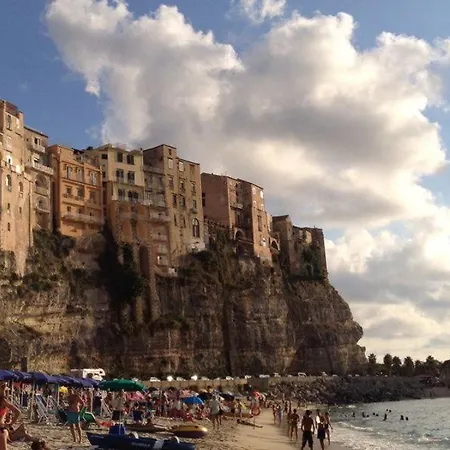 Appartamento Morgana, Nel Centro Di Con Vista Mare!